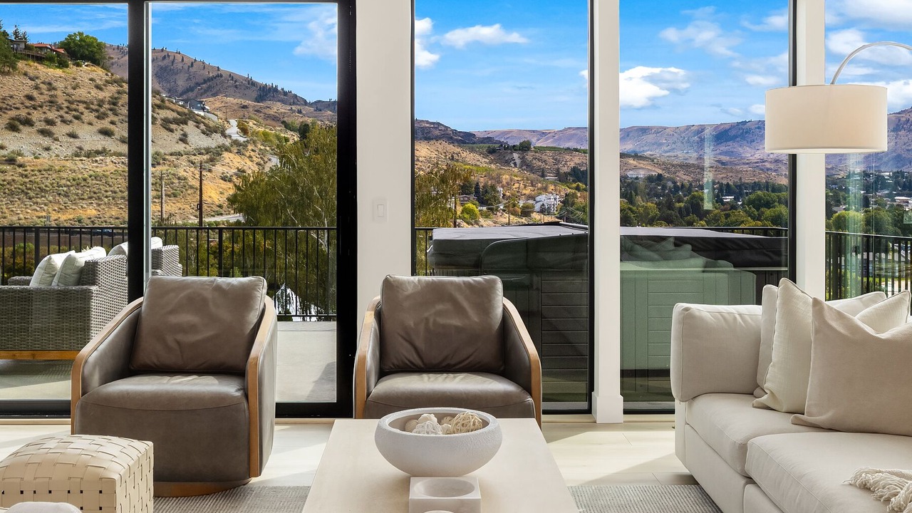 Photo of Livingroom in Chelan