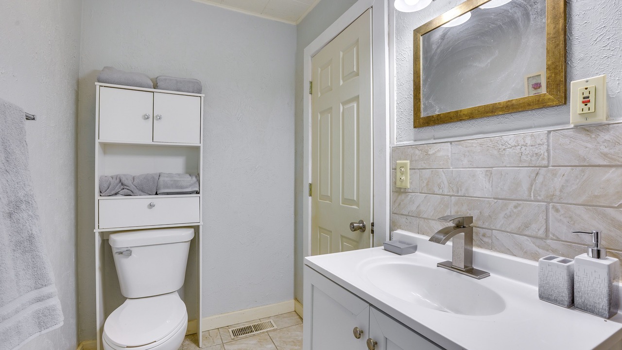 Photo of Bathroom in Beatrice