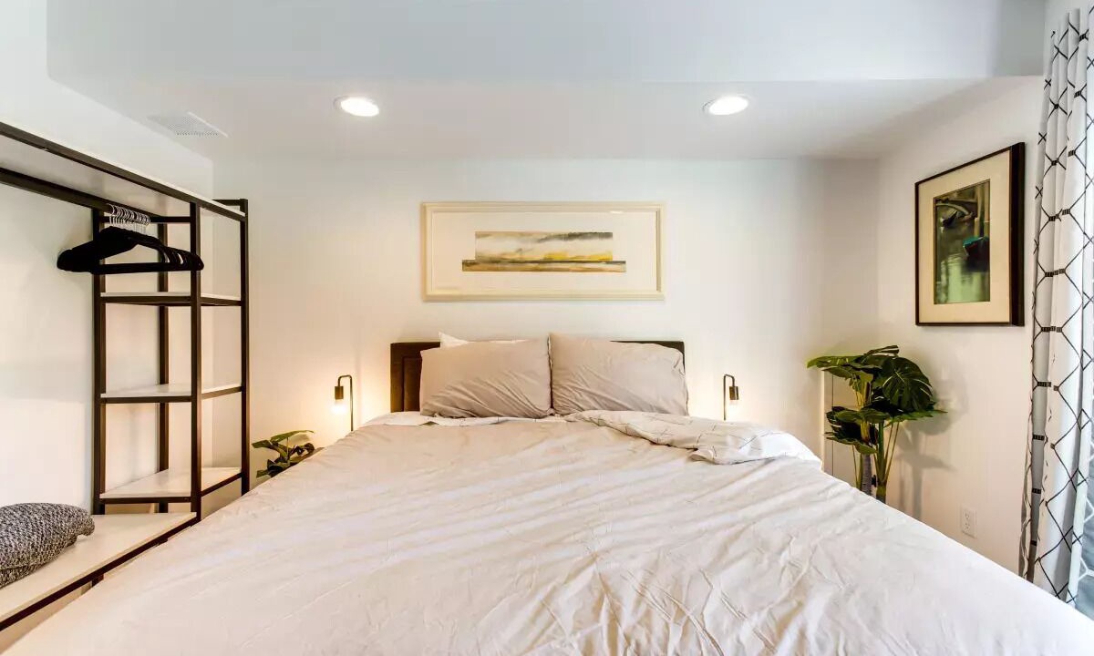 Photo of Bedroom in Jefferson Park