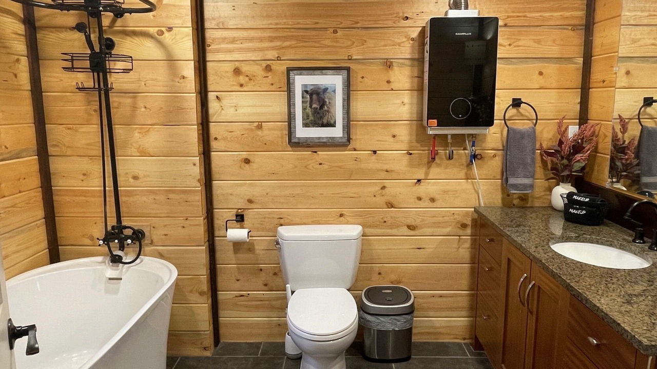 Photo of Bathroom in Pateros