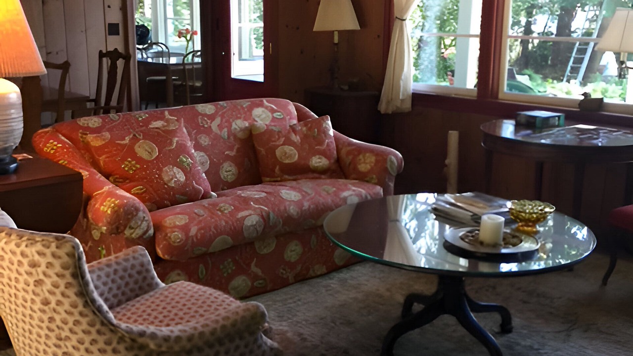 Photo of Livingroom in Rollingbay