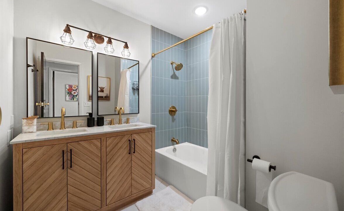 Photo of Bathroom in Lenexa