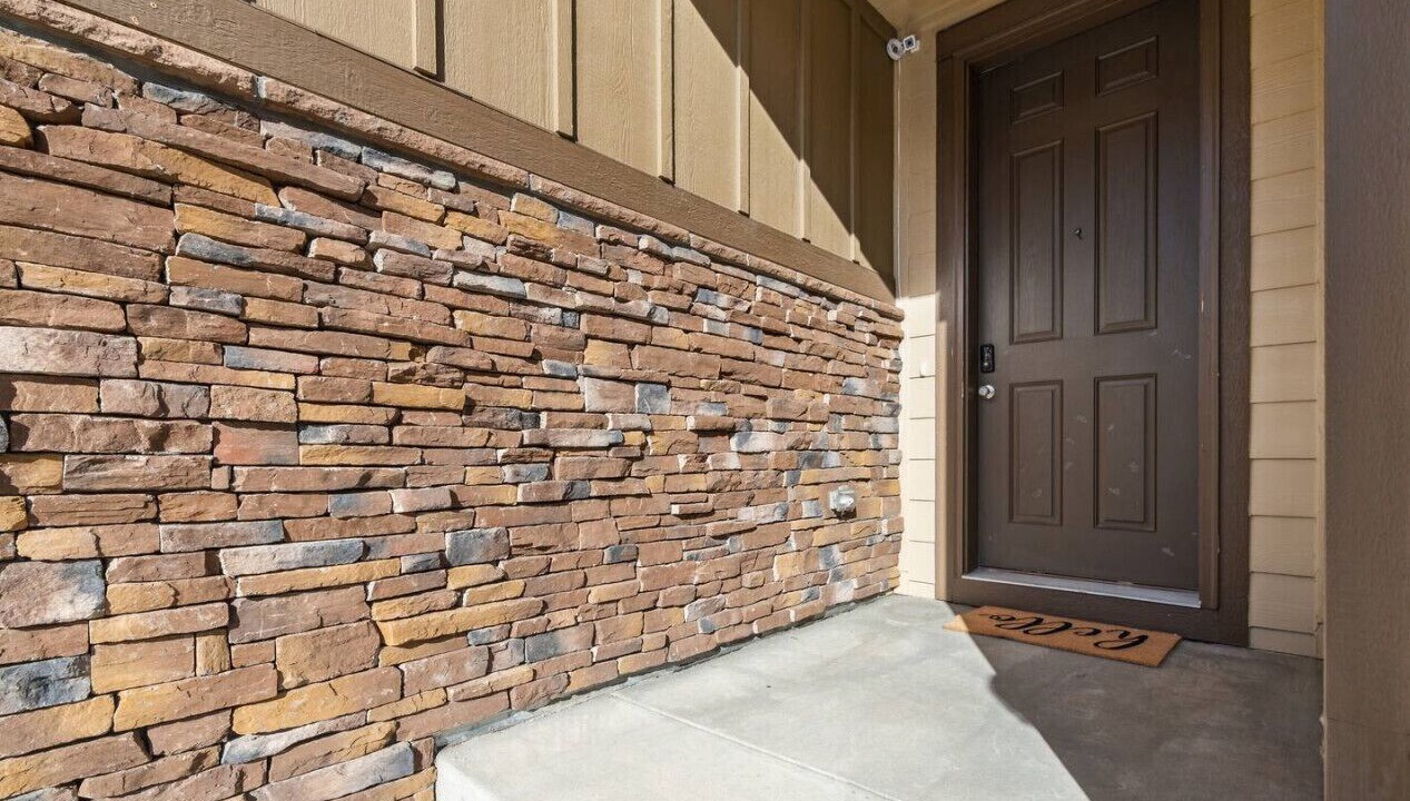 Photo of Others in Aurora
