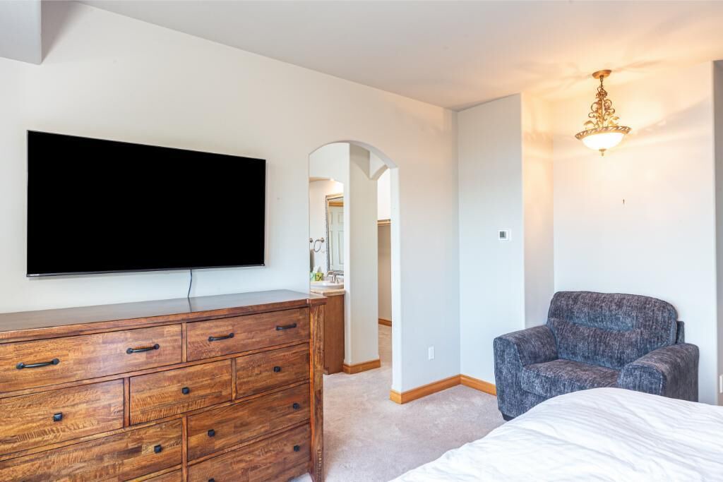 Photo of Bedroom in Rollingbay
