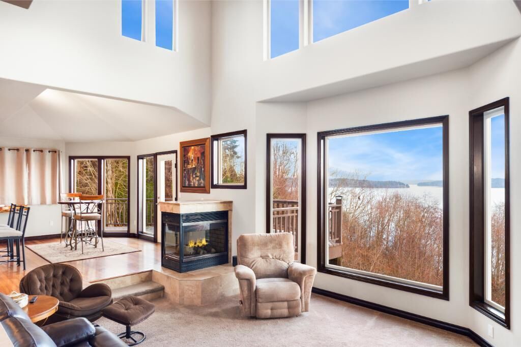 Photo of Livingroom in Rollingbay