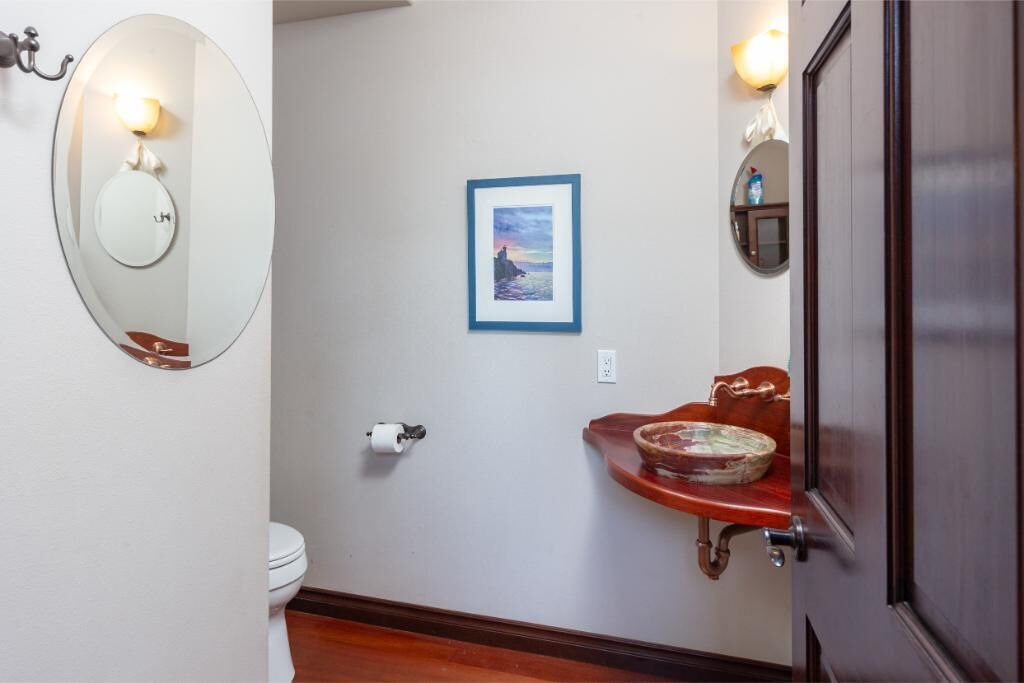 Photo of Bathroom in Rollingbay