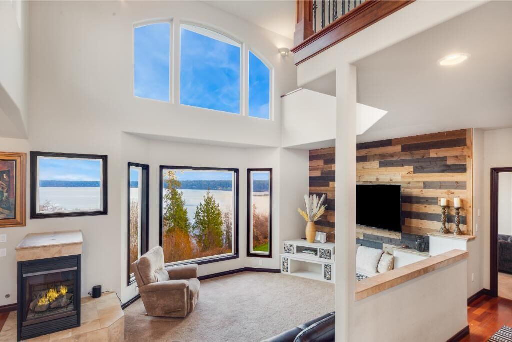 Photo of Livingroom in Rollingbay