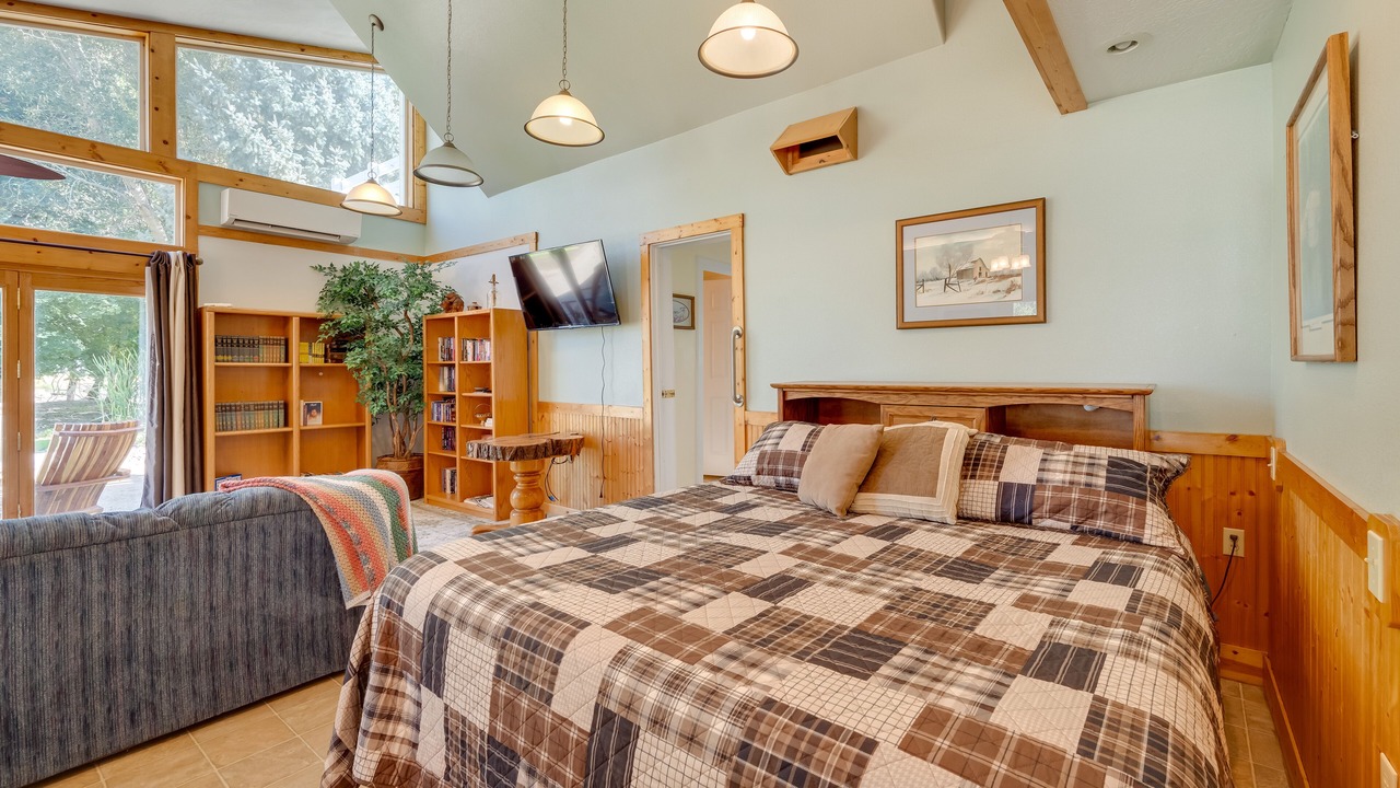 Photo of Bedroom in Caldwell