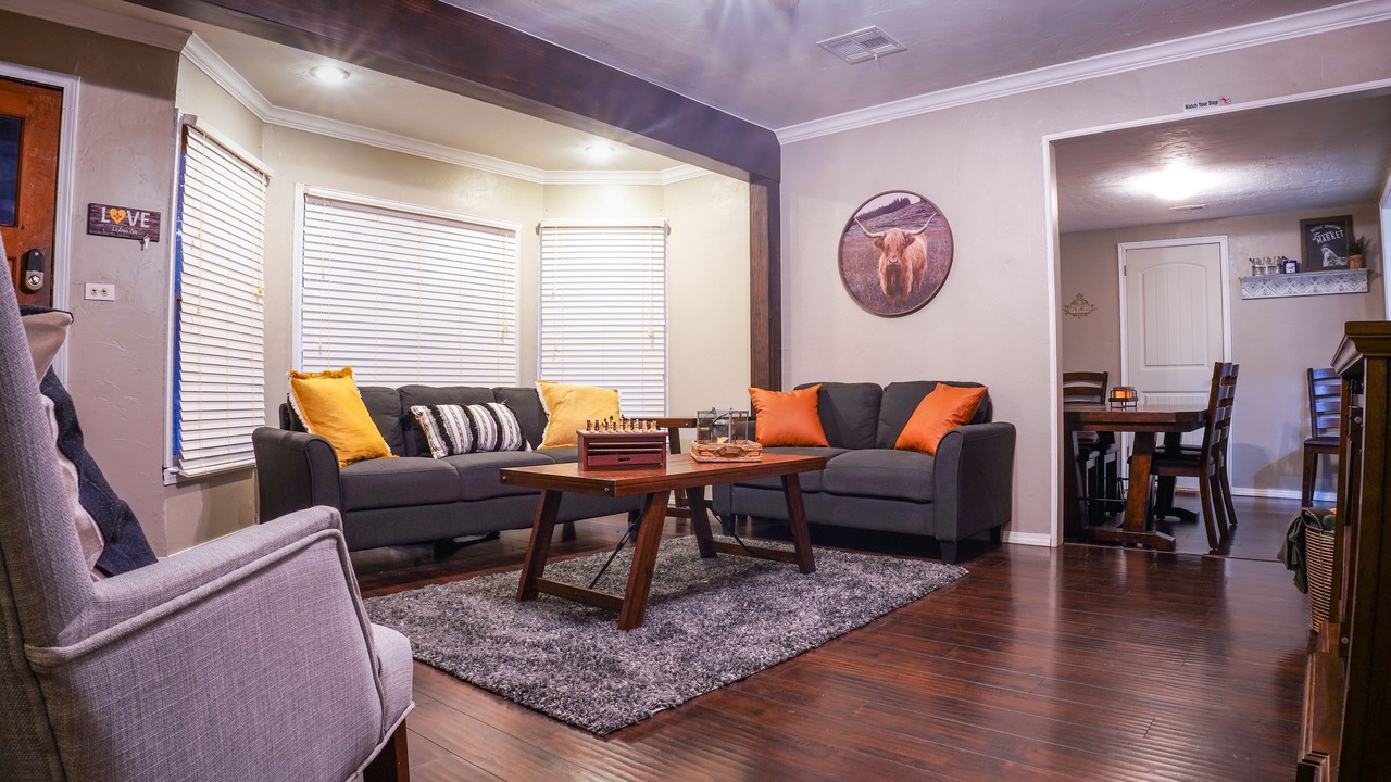 Photo of Livingroom in Guthrie