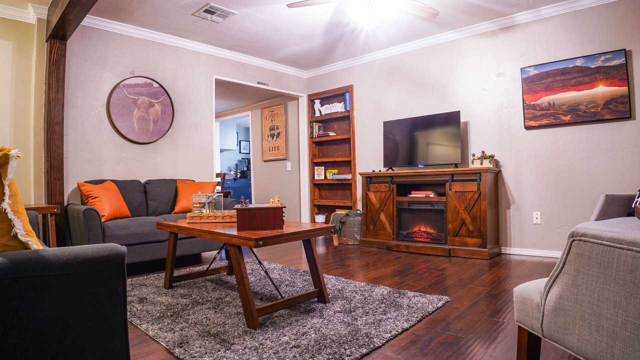 Photo of Livingroom in Guthrie