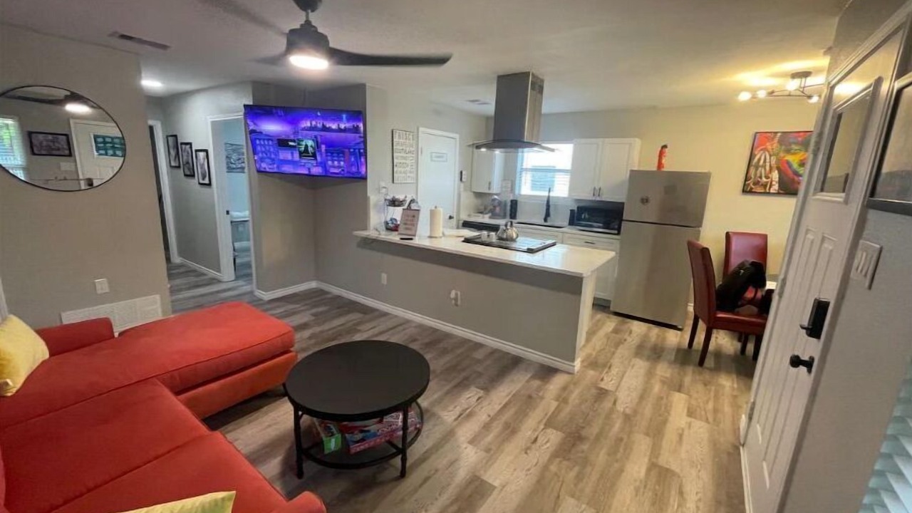 Photo of Livingroom in Central Arlington