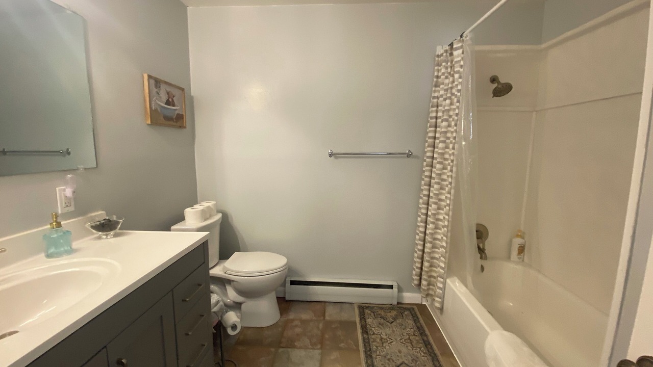 Photo of Bathroom in Applewood Villages