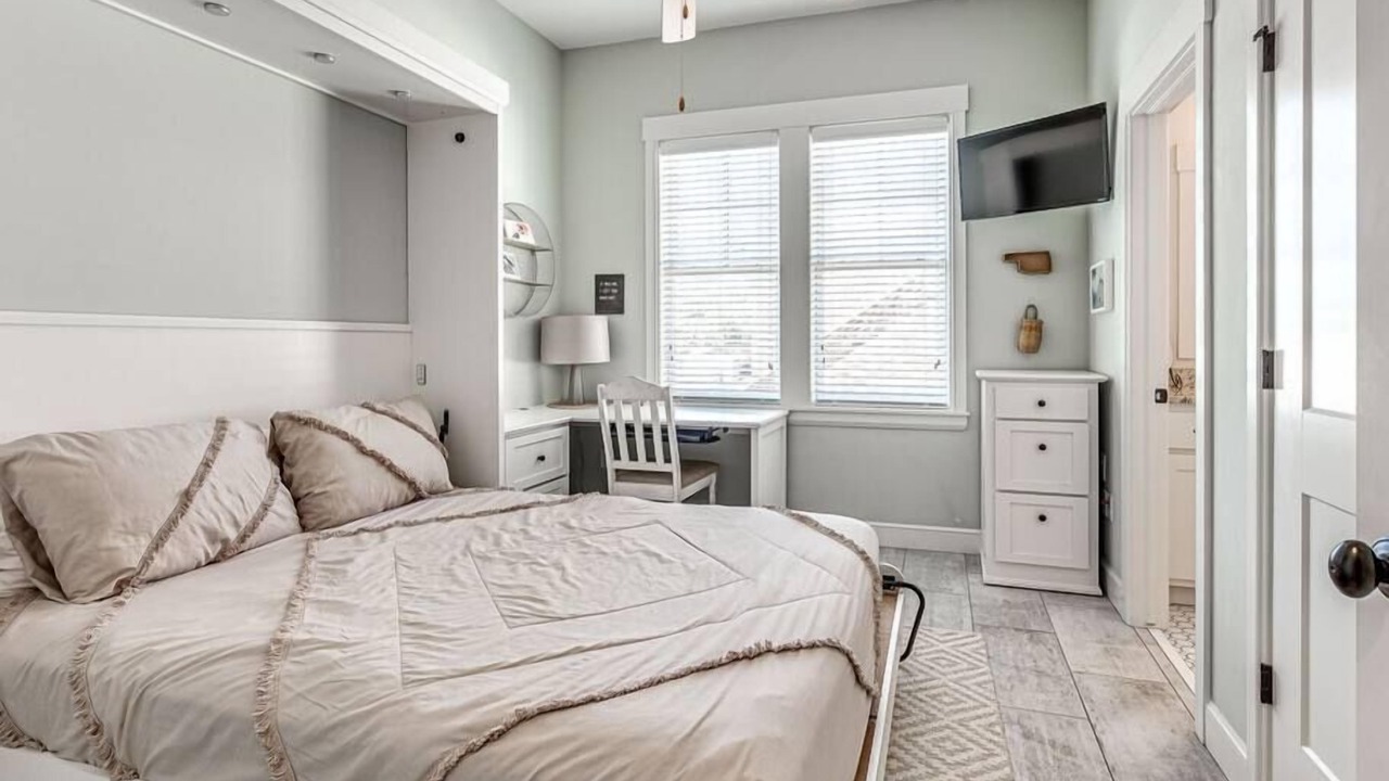 Photo of Bedroom in Carlton Landing
