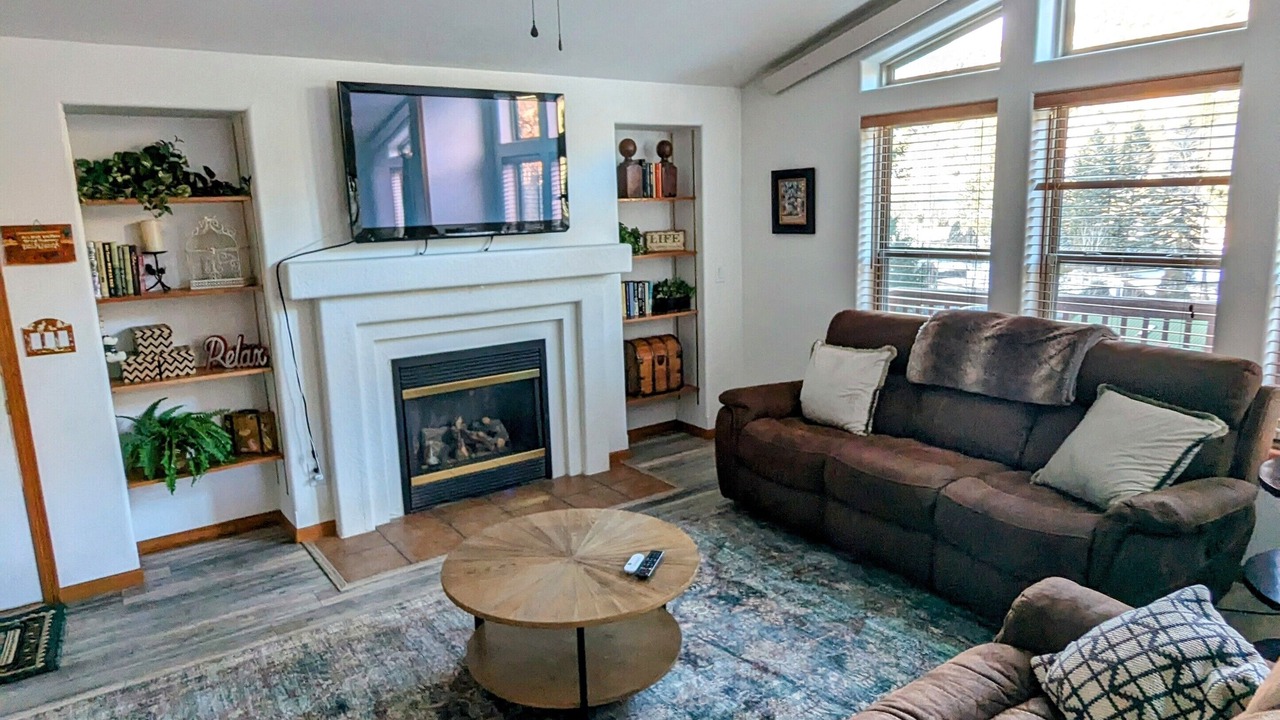 Photo of Livingroom in Idaho Springs