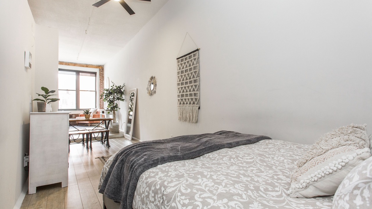 Photo of Bedroom in River Market