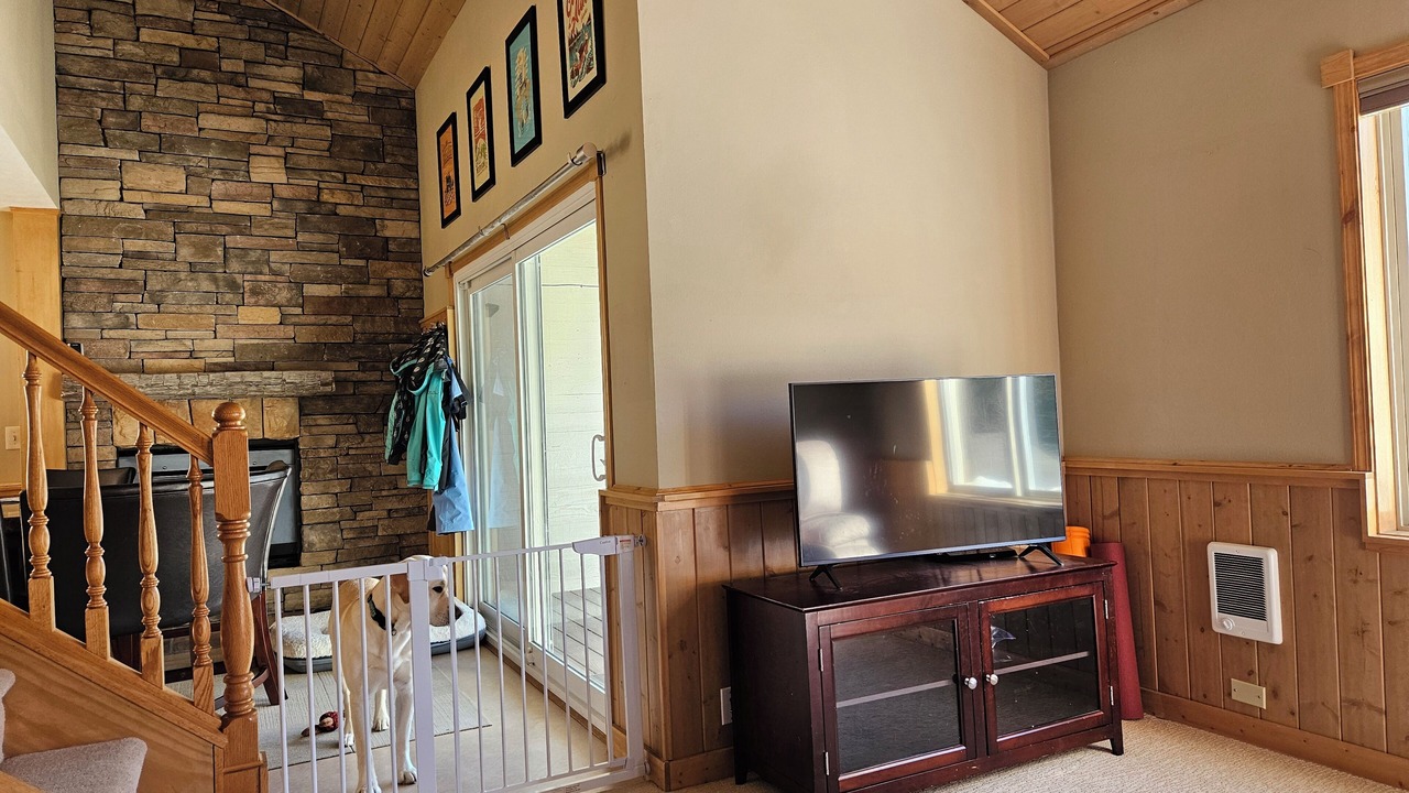 Photo of Livingroom in Mead