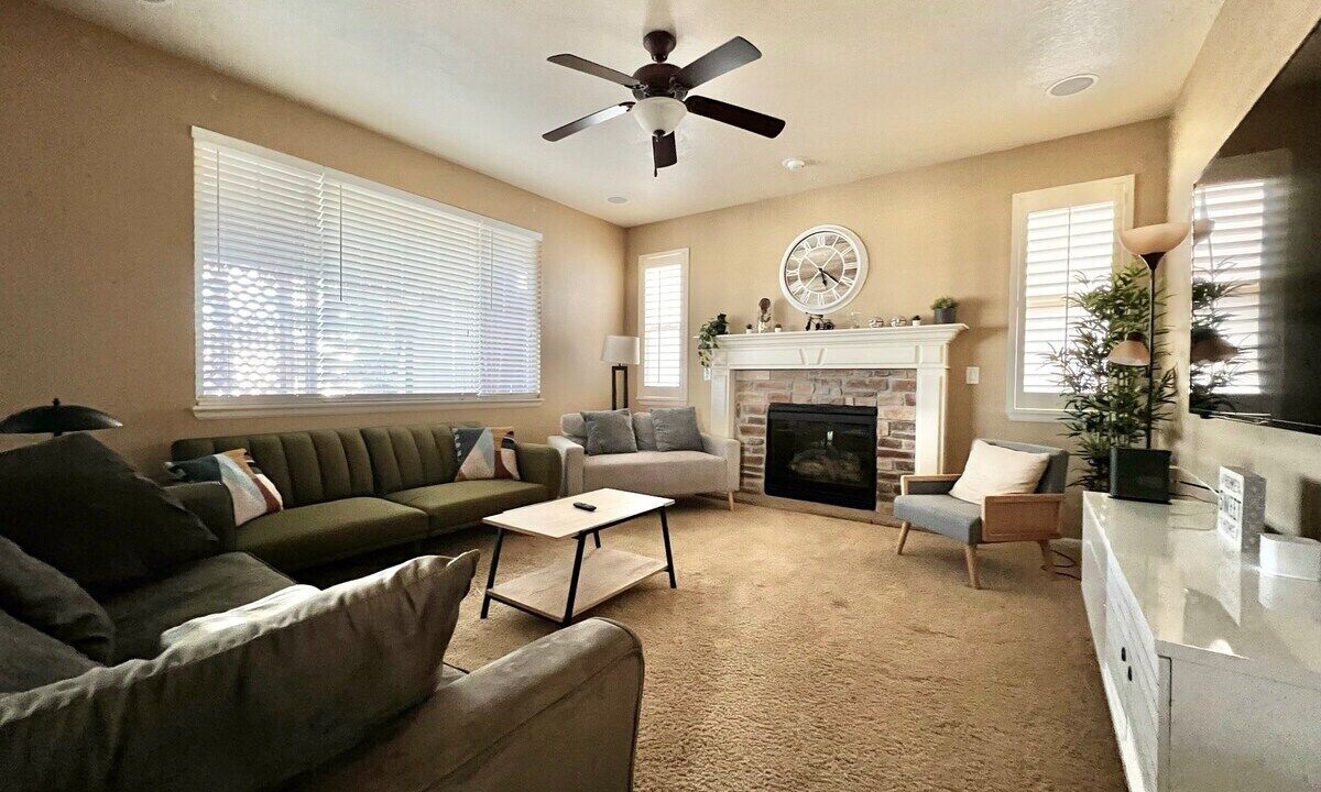 Photo of Livingroom in Castle Rock