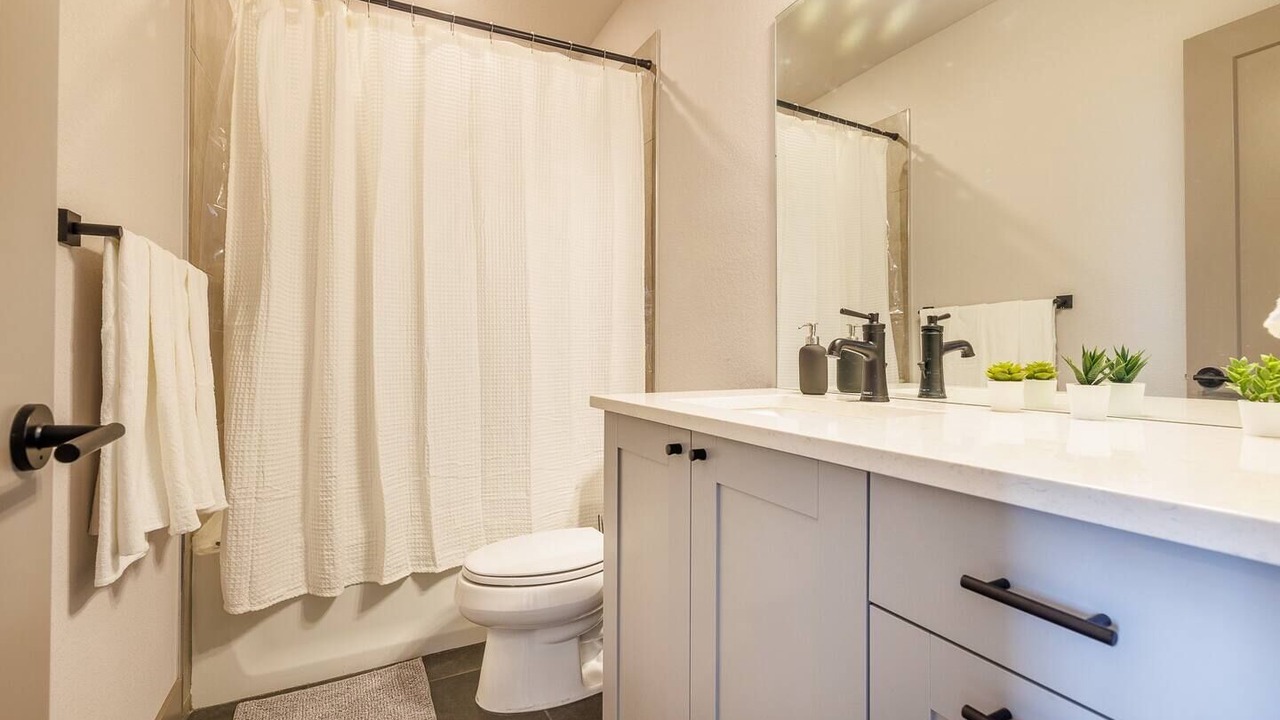 Photo of Bathroom in Jefferson Park