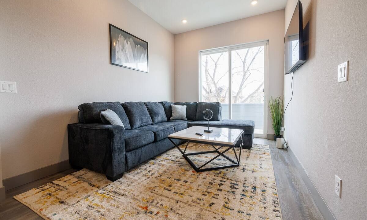 Photo of Livingroom in Jefferson Park