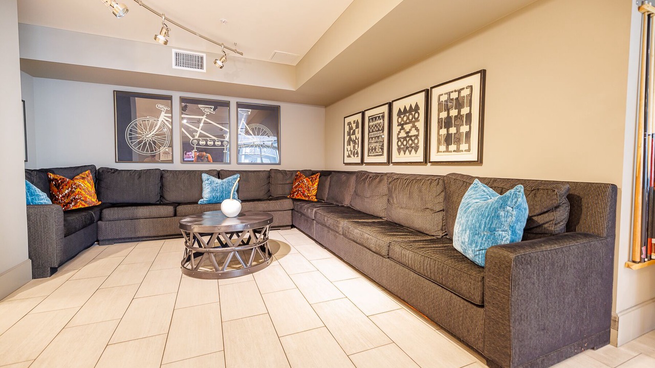 Photo of Livingroom in Ballpark
