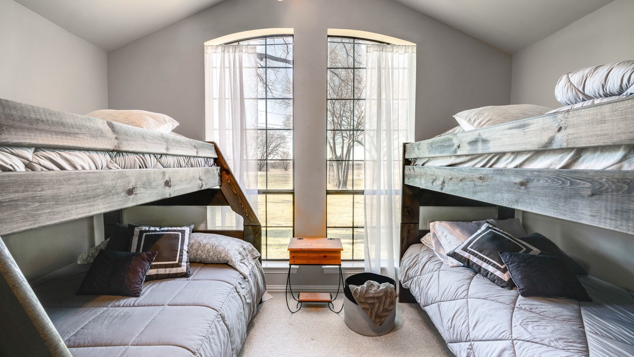 Photo of Bedroom in Aubrey
