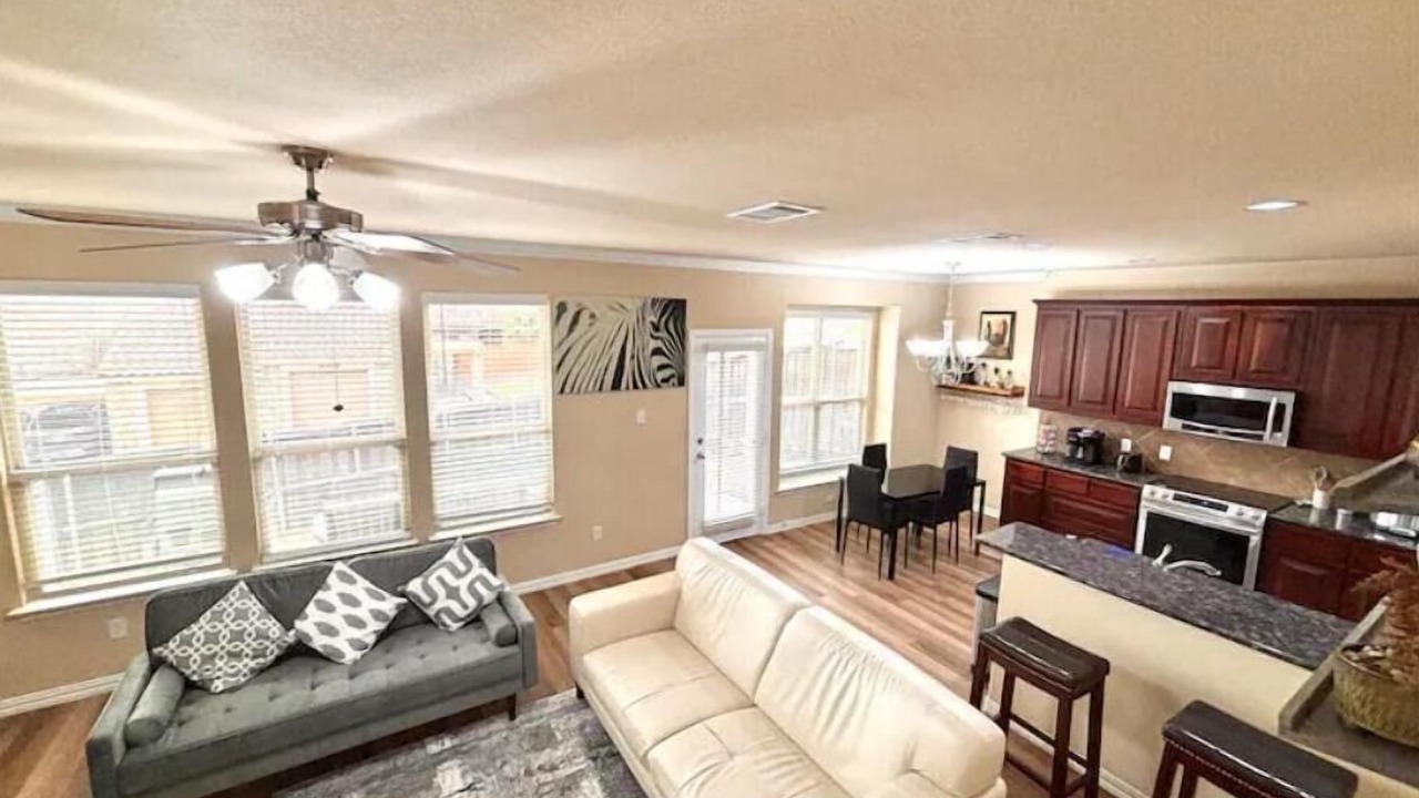 Photo of Livingroom in Las Colinas