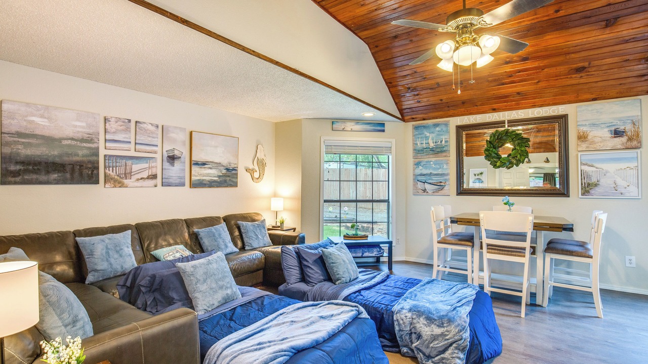 Photo of Livingroom in Lake Dallas