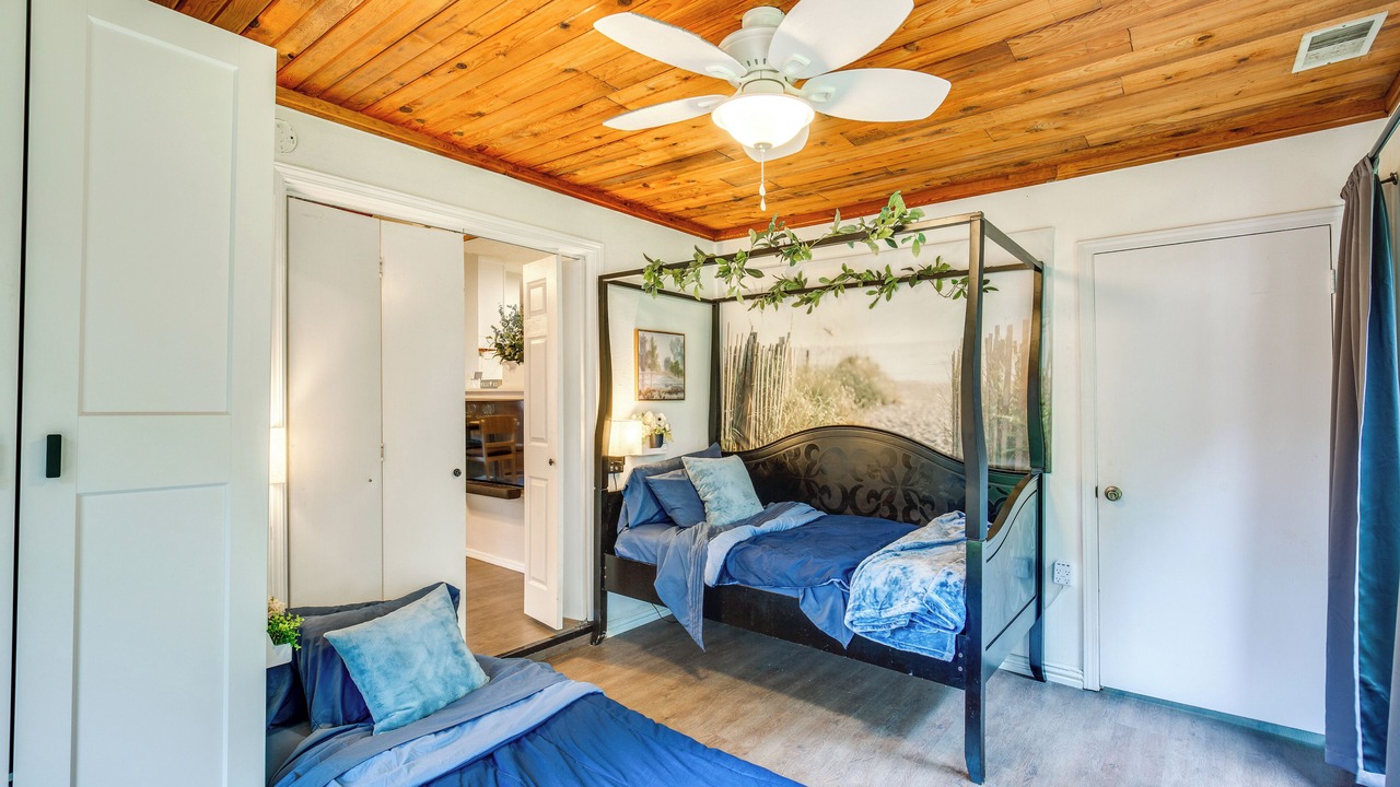 Photo of Bedroom in Lake Dallas