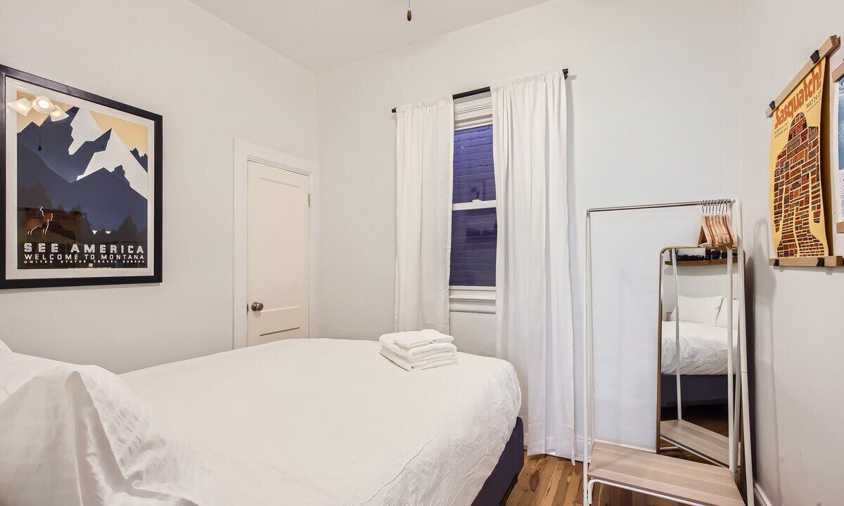 Photo of Bedroom in Cole