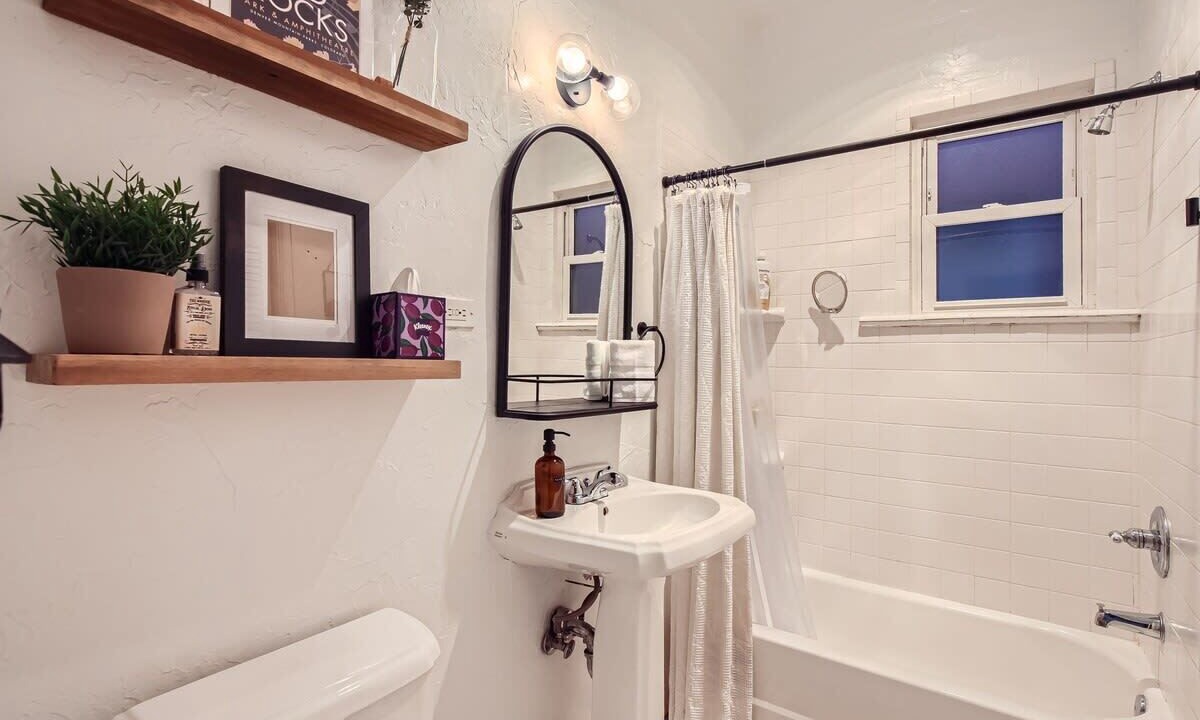Photo of Bathroom in Cole