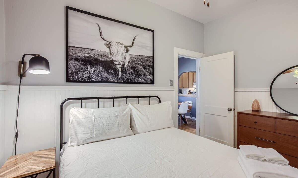 Photo of Bedroom in Cole
