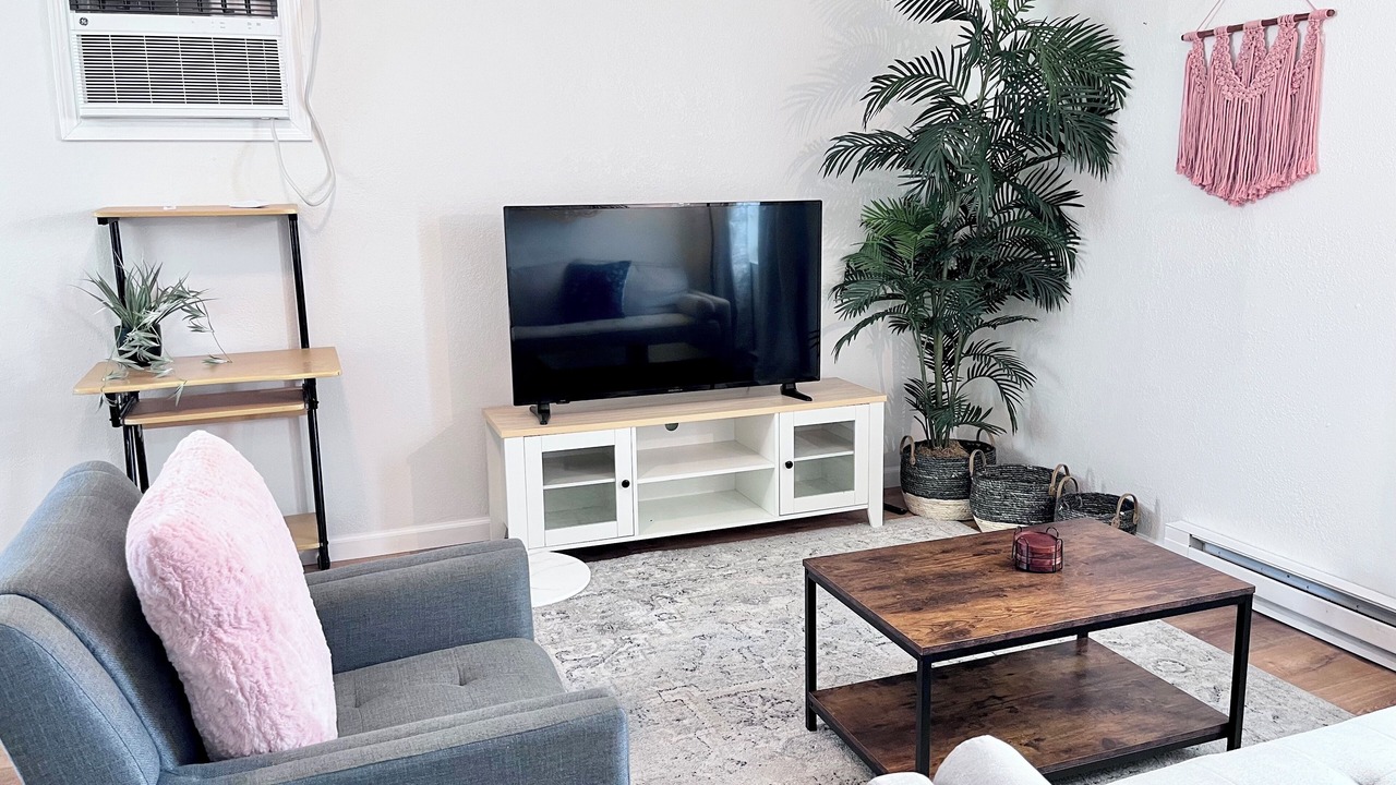 Photo of Livingroom in Kirksville