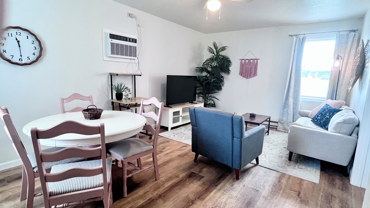 Photo of Livingroom in Kirksville