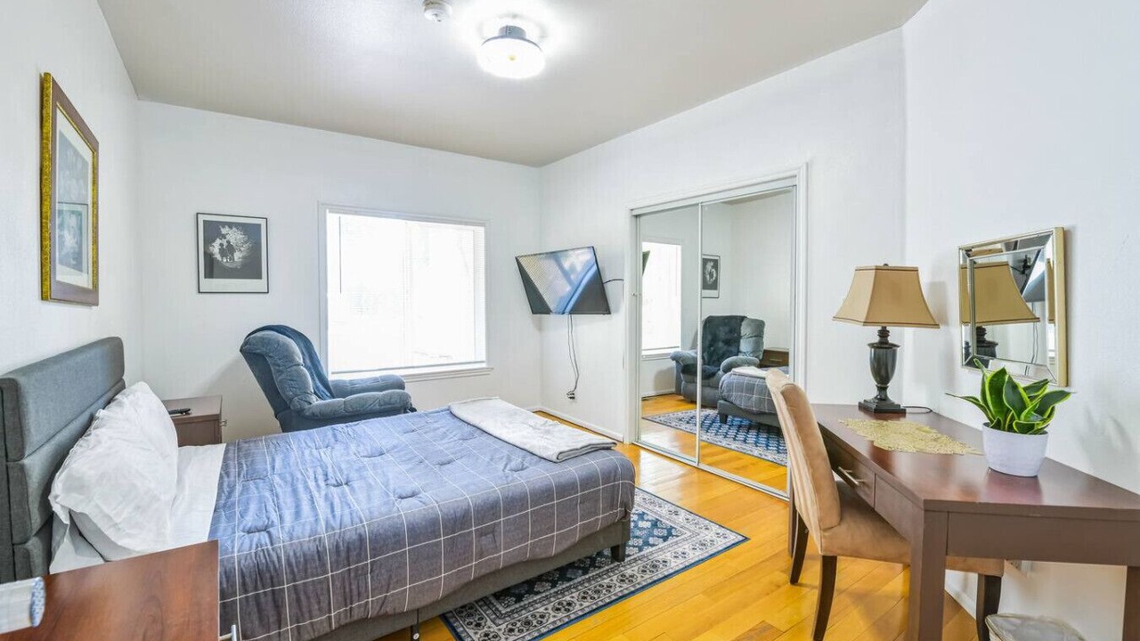 Photo of Bedroom in SeaTac
