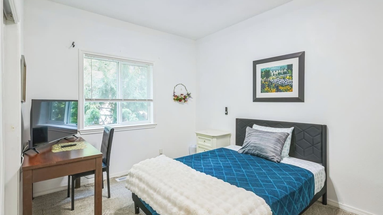 Photo of Bedroom in SeaTac
