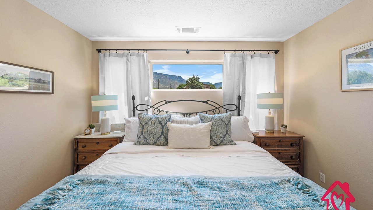 Photo of Bedroom in North Albuquerque Acres