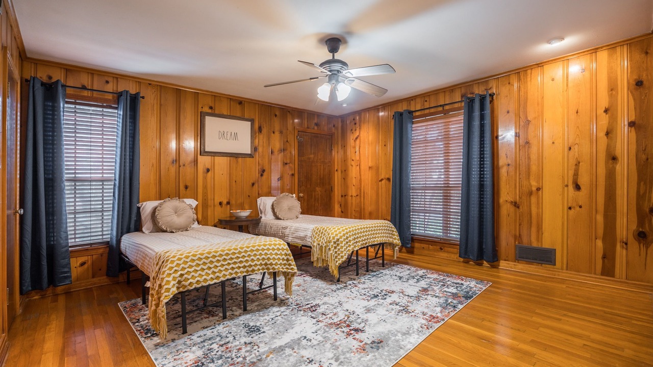 Photo of Bedroom in Sayles Blvd. Area
