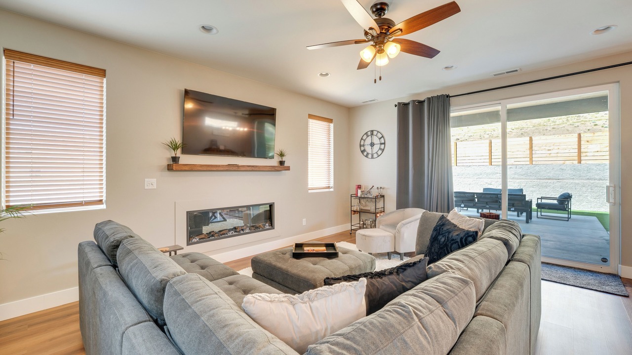 Photo of Livingroom in Sunland Estates