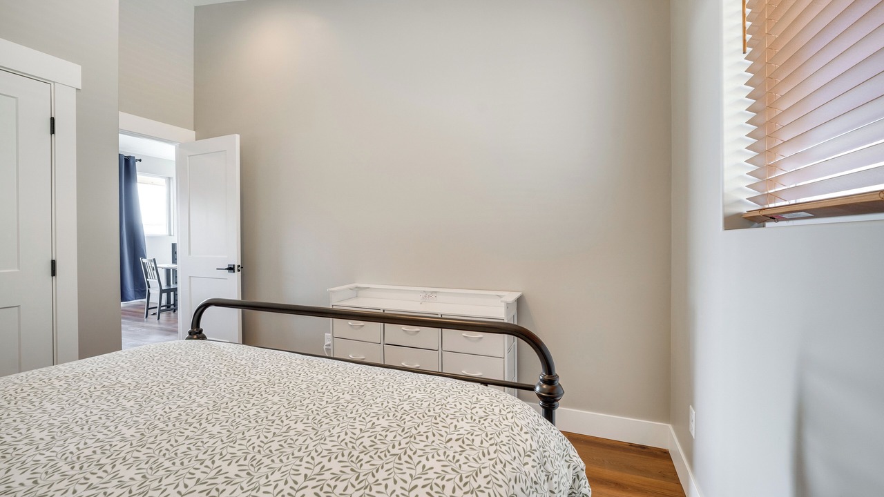 Photo of Bedroom in Sunland Estates