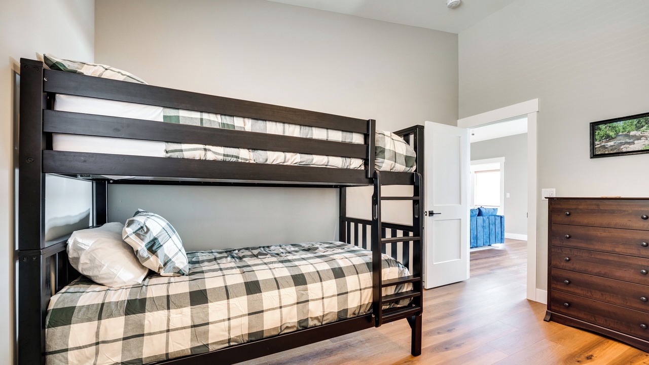 Photo of Bedroom in Sunland Estates