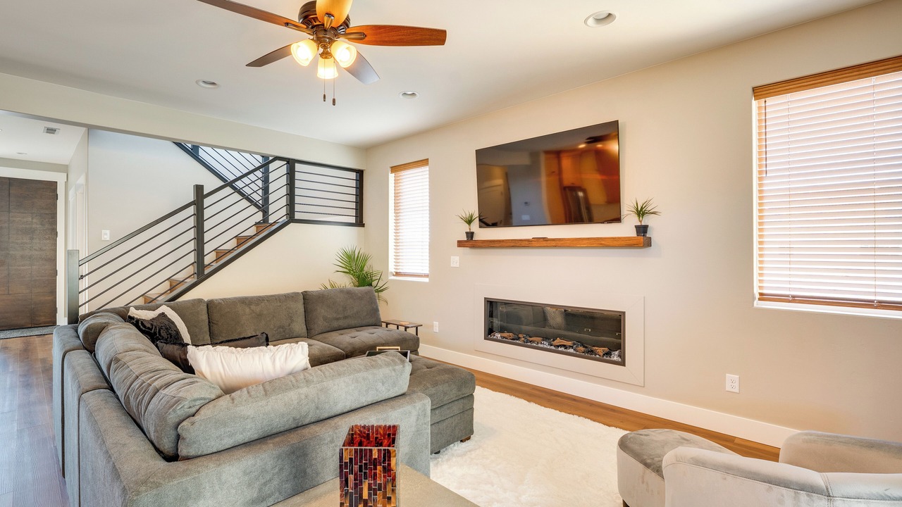 Photo of Livingroom in Sunland Estates