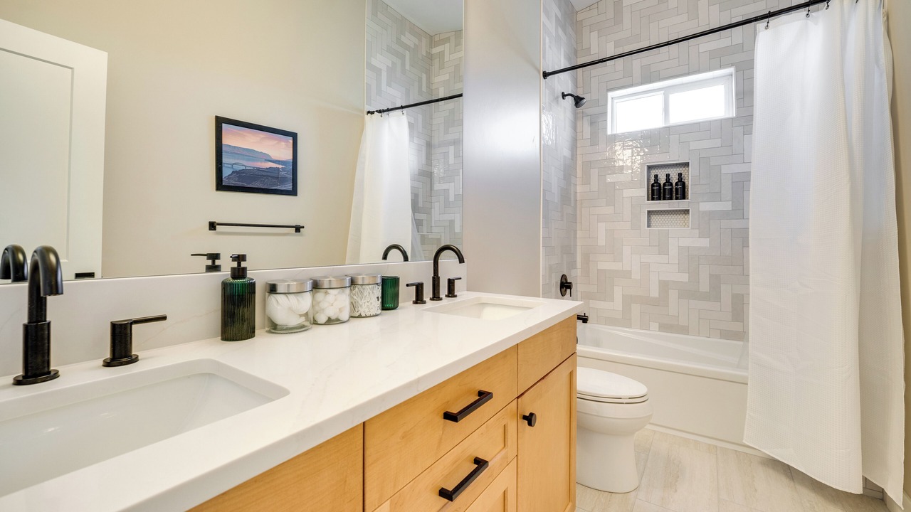 Photo of Bathroom in Sunland Estates