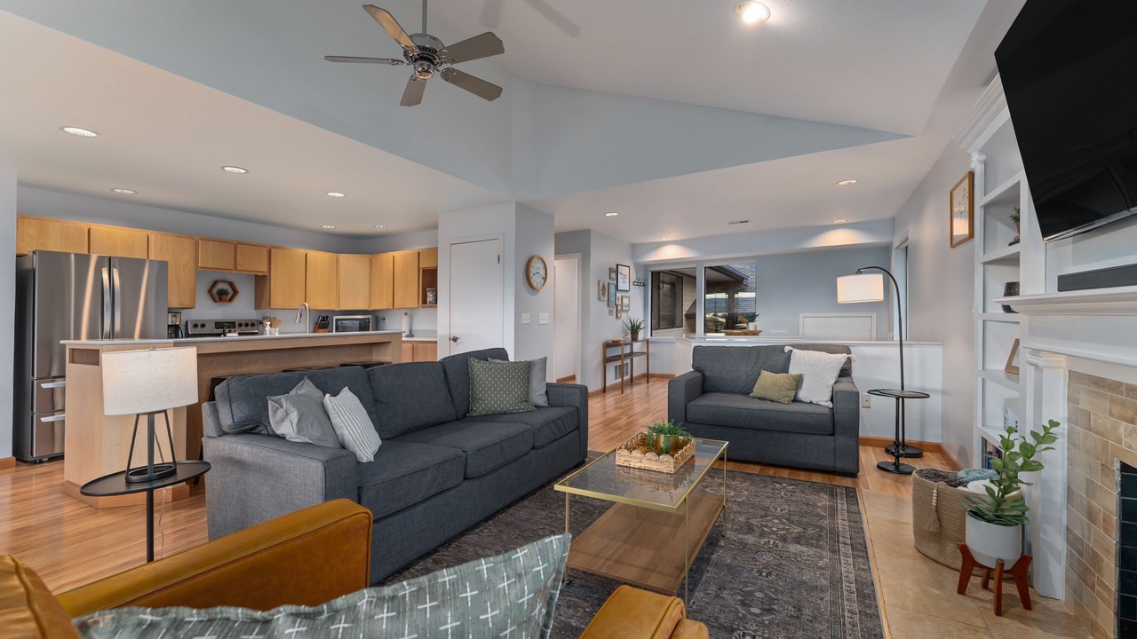 Photo of Livingroom in Wapato Point