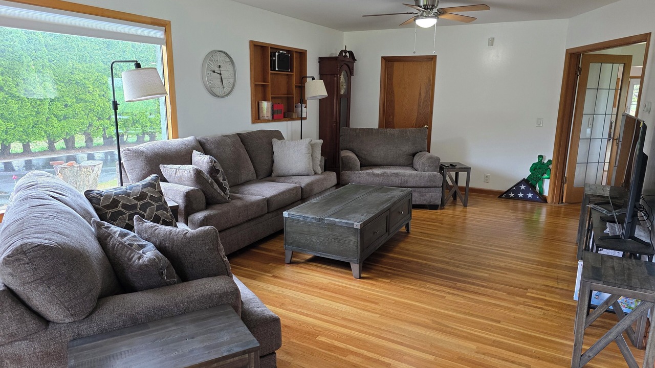 Photo of Livingroom in Waitsburg