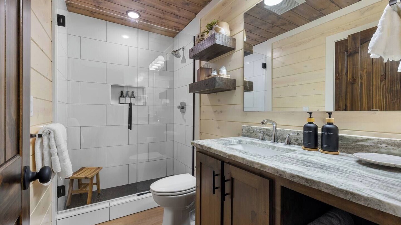 Photo of Bathroom in Golden