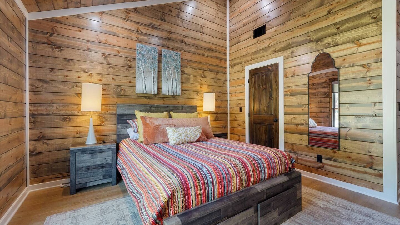Photo of Bedroom in Golden