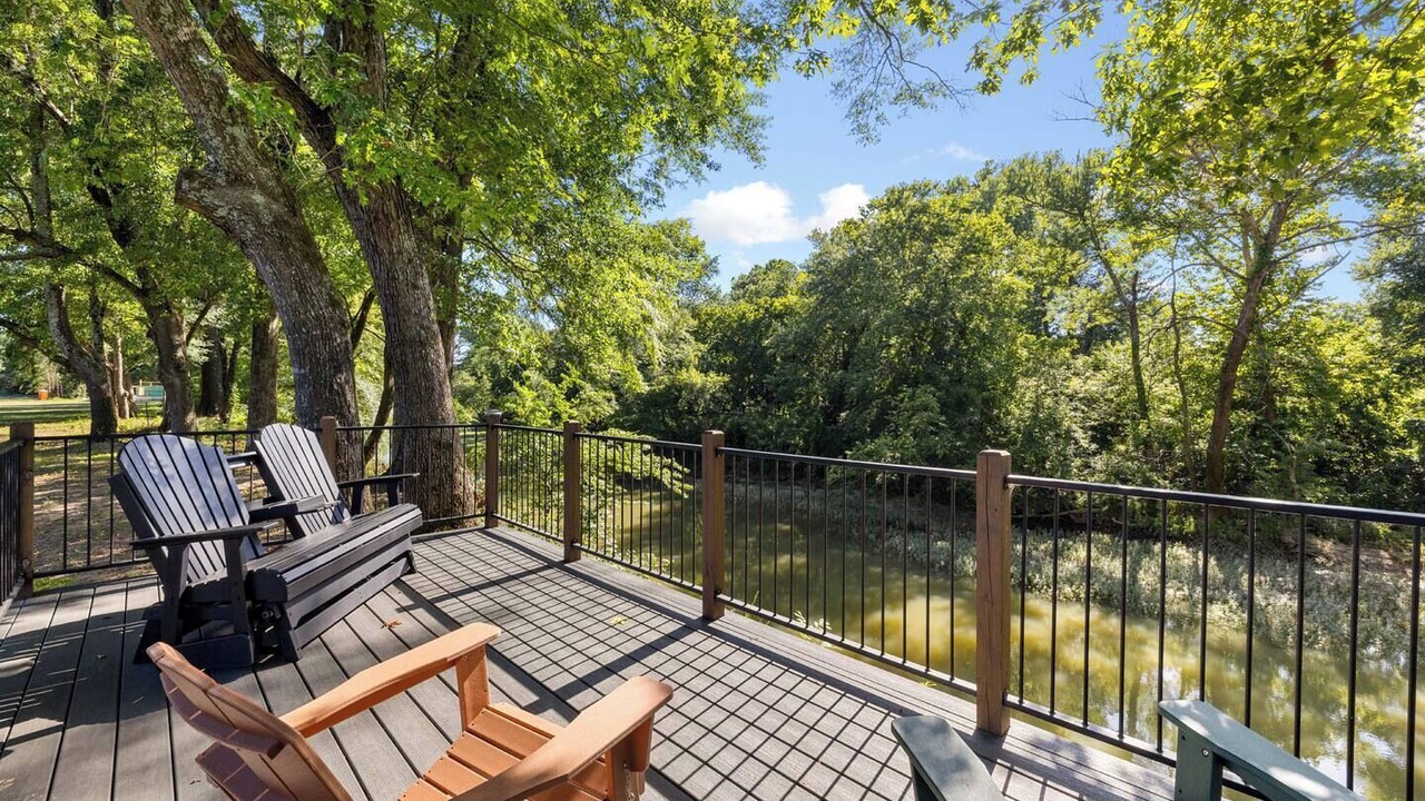 Photo of Outdoor in Golden