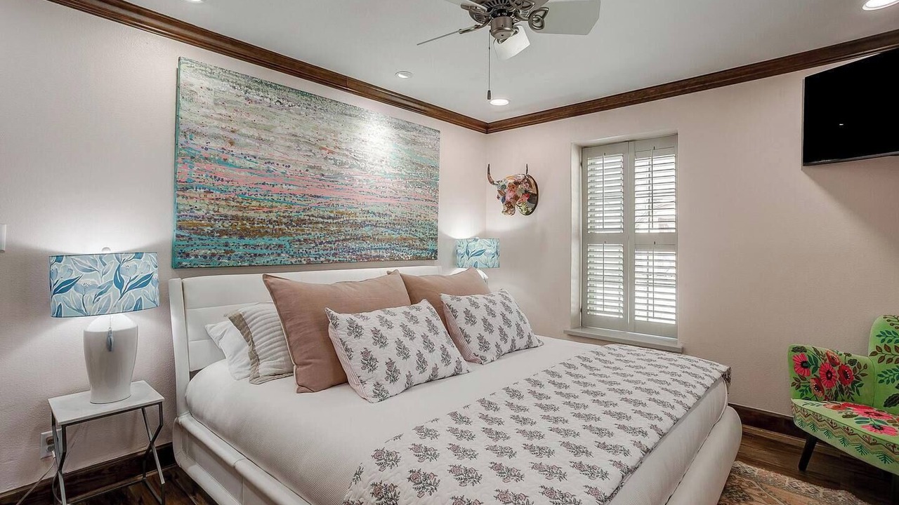 Photo of Bedroom in Granbury