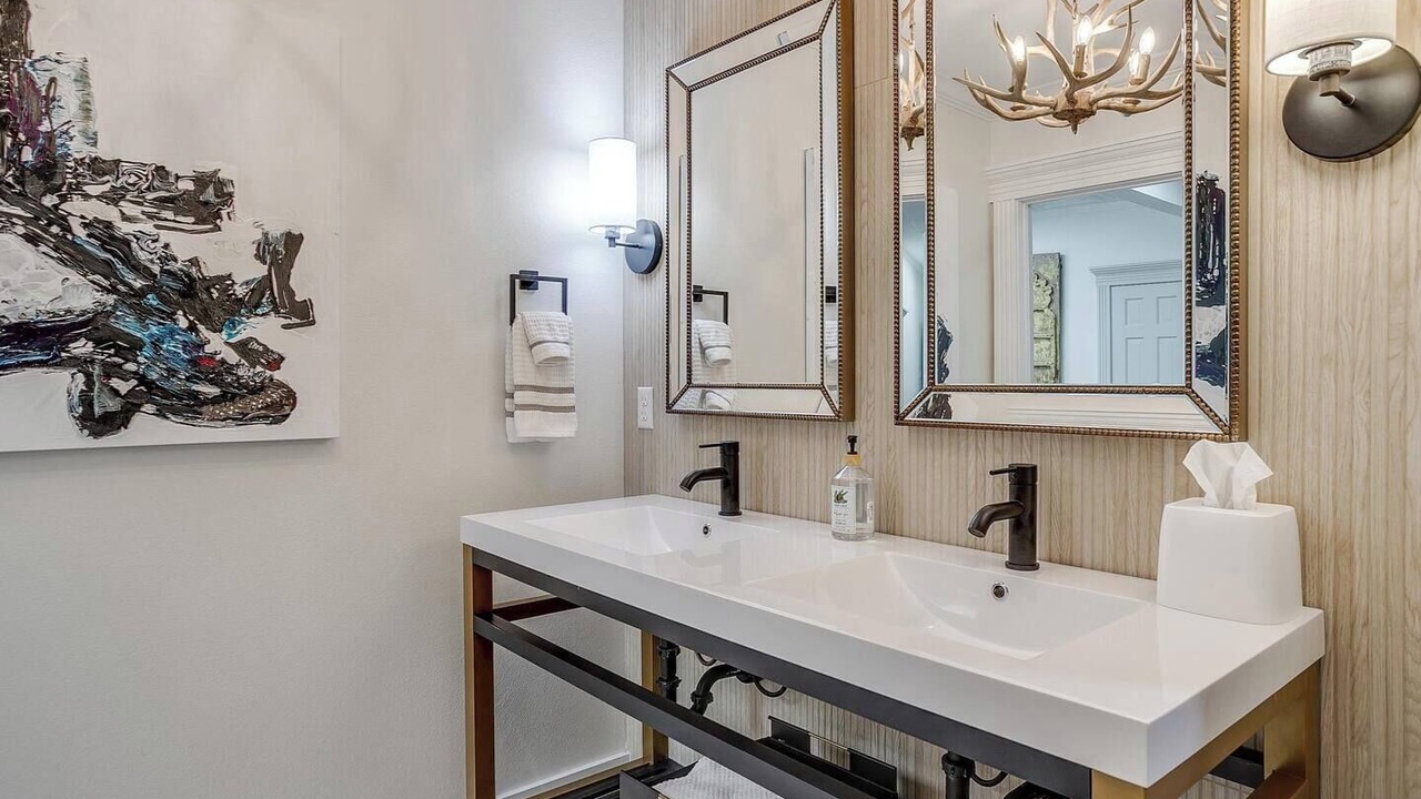 Photo of Bathroom in Granbury