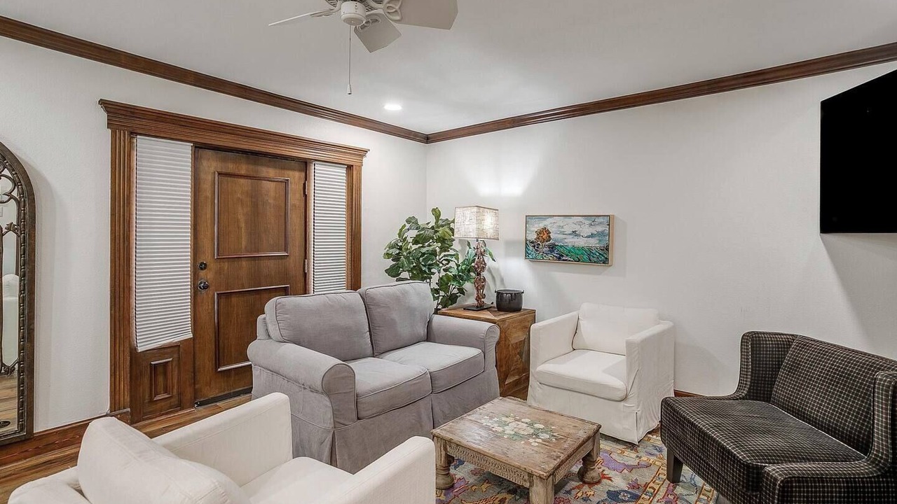 Photo of Livingroom in Granbury